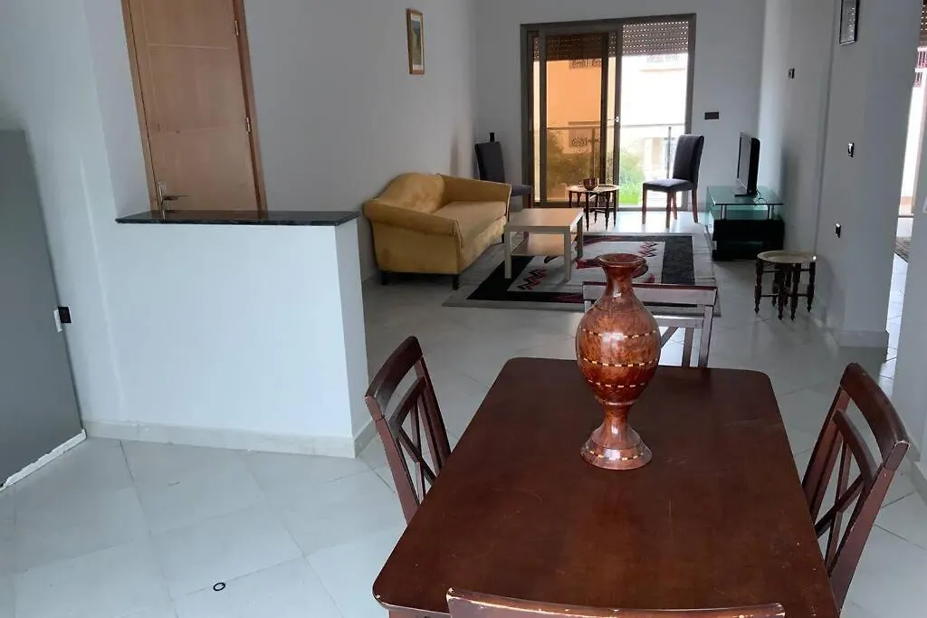 appartement a l etage d une villa a illigh